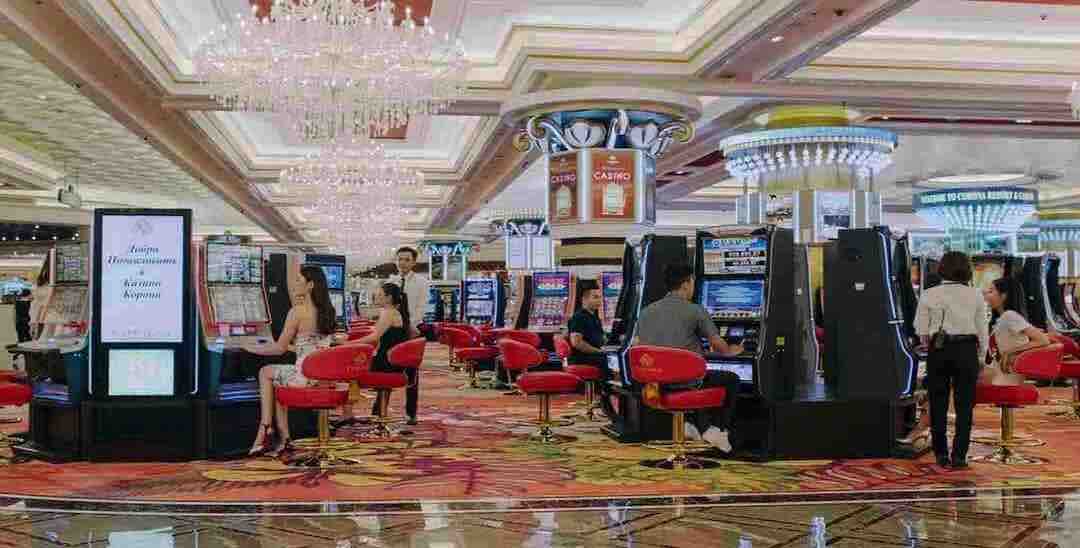 Nhân viên Comfort Slot Club luôn  hỗ trợ sẵn sàng túc trực 24/24